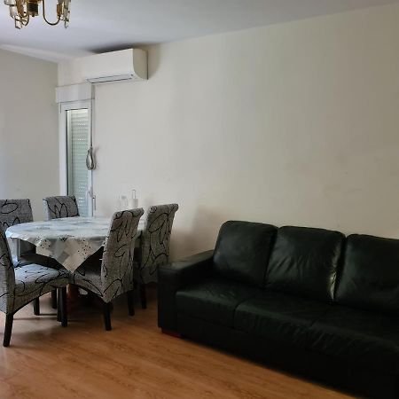 Habitacion Con Bano Privado- En Casa Familiar Beatriz Valencia Ngoại thất bức ảnh