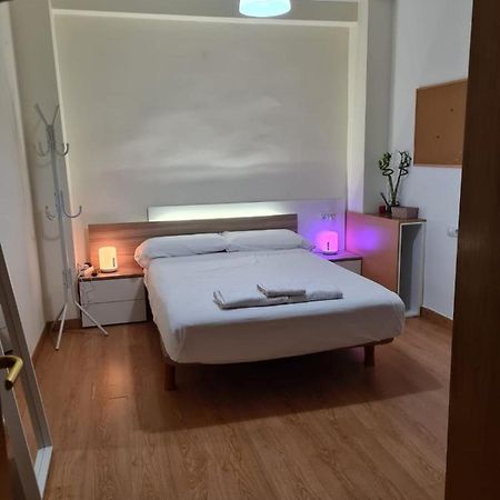 Habitacion Con Bano Privado- En Casa Familiar Beatriz Valencia Ngoại thất bức ảnh
