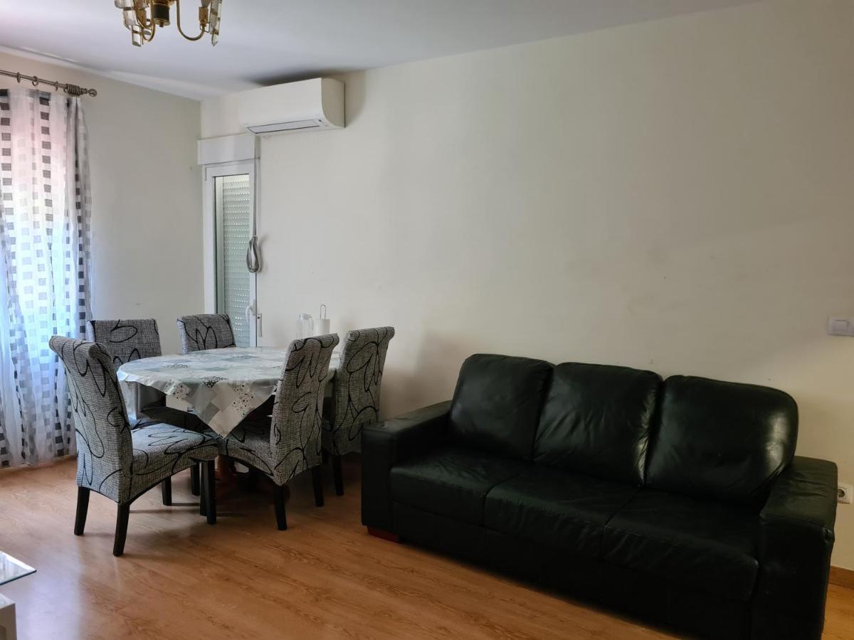 Habitacion Con Bano Privado- En Casa Familiar Beatriz Valencia Ngoại thất bức ảnh