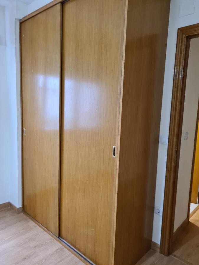Habitacion Con Bano Privado- En Casa Familiar Beatriz Valencia Ngoại thất bức ảnh