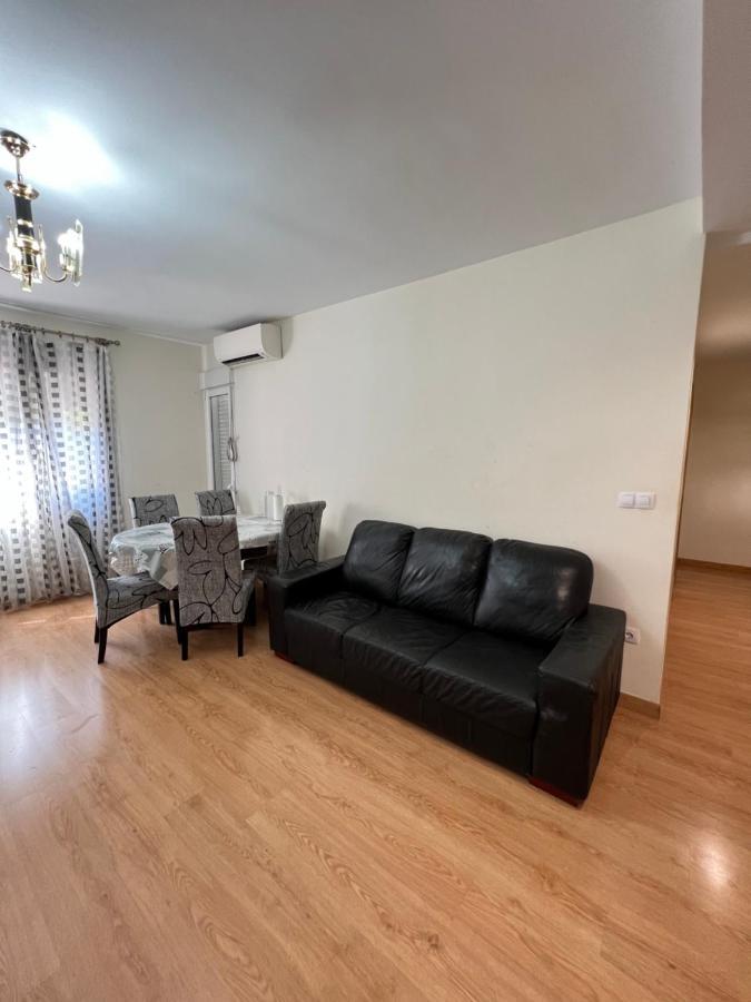 Habitacion Con Bano Privado- En Casa Familiar Beatriz Valencia Ngoại thất bức ảnh